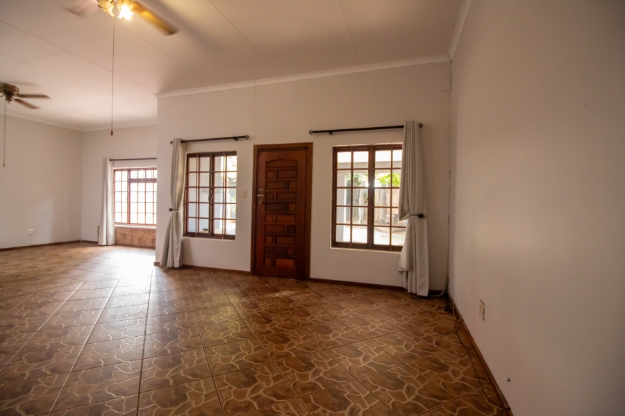 3 Bedroom Property for Sale in Geelhoutpark North West